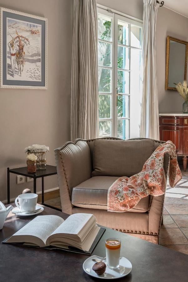 Hotel La Magnaneraie Villeneuve-les-Avignon Bagian luar foto