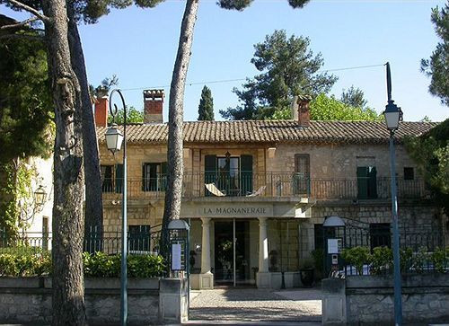 Hotel La Magnaneraie Villeneuve-les-Avignon Bagian luar foto